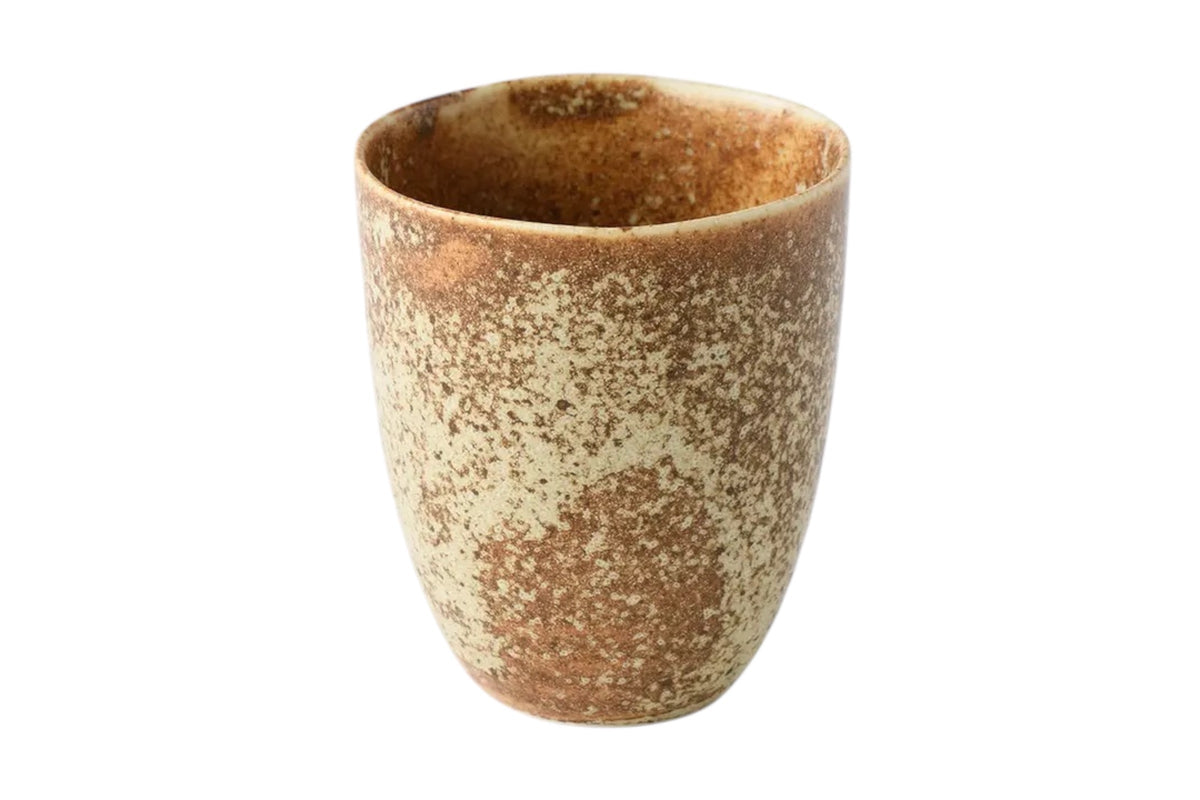 FINCHCRAFT Sand Fade teamug in speckled matte porcelain with a warm sand and hazel brown tapered design.